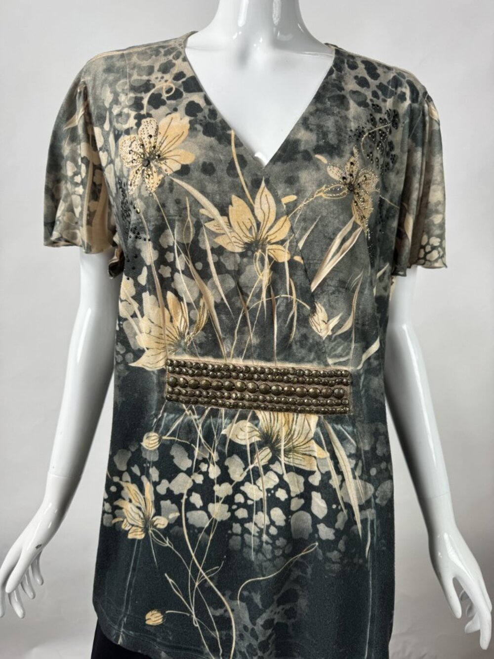 B.L.E.U. Womens 1X Embellished Floral Tunic Top Short Sleeve V-Neck Lightweight - Picture 14 of 16